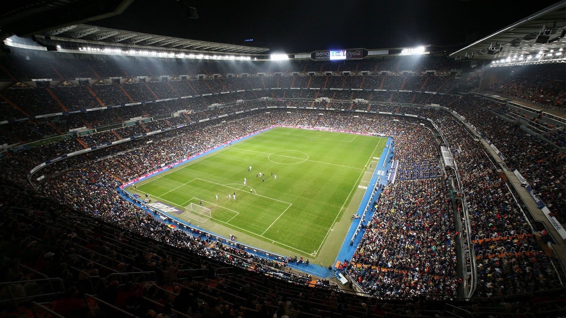 FIFA世界杯2026-德约惊险取胜展王者风范，曼联新星崛起未来可期